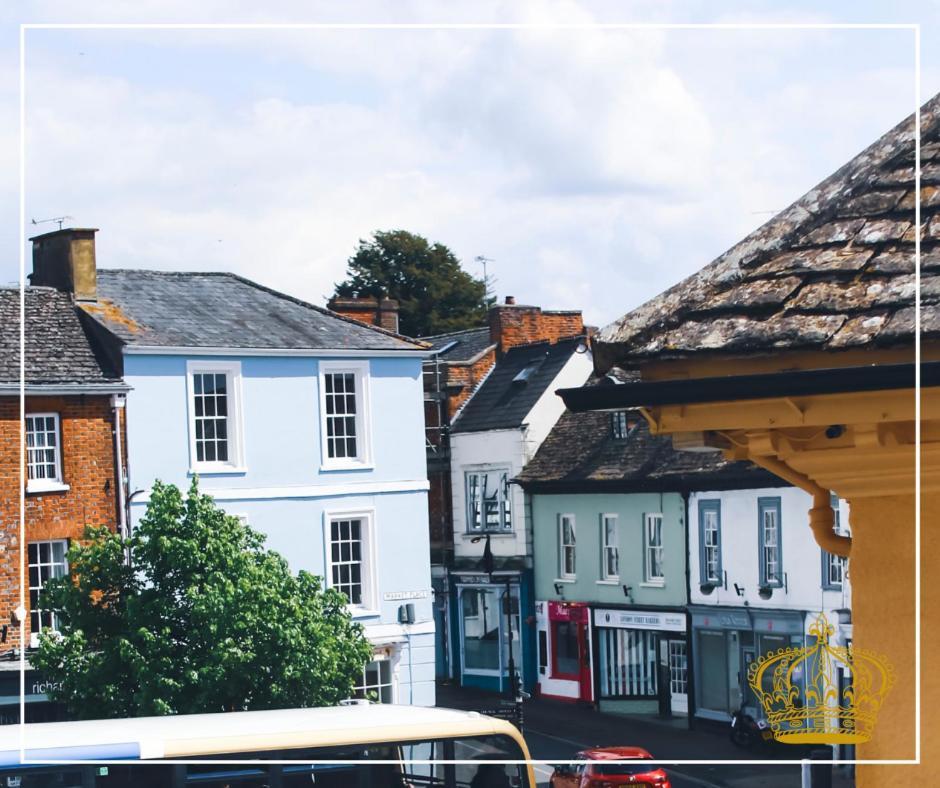 The Old Crown Coaching Inn Swindon Bagian luar foto